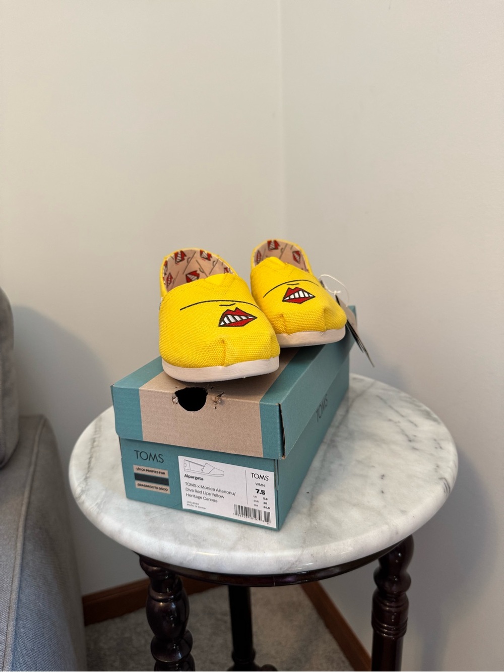 Authentic Toms Yellow Canvas Slip-Ons with Lip Graphic